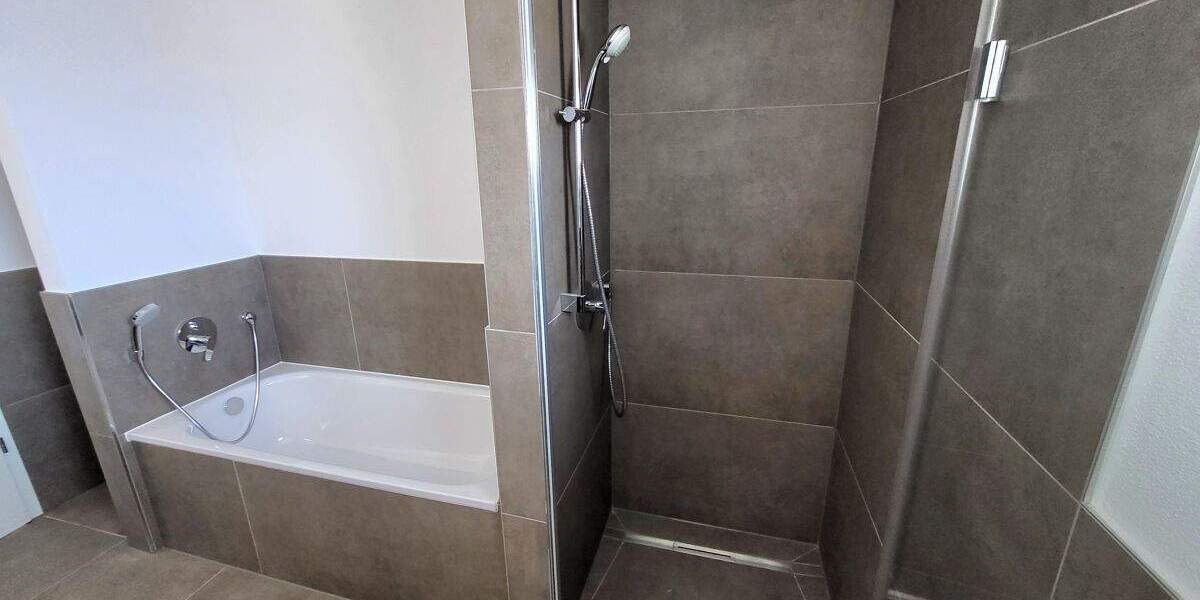 Etagenwohnung Neu-Ulm Burlafingen - 3 Zimmer, 137 m&sup2;, 1.935&euro; | Angebot:25728452