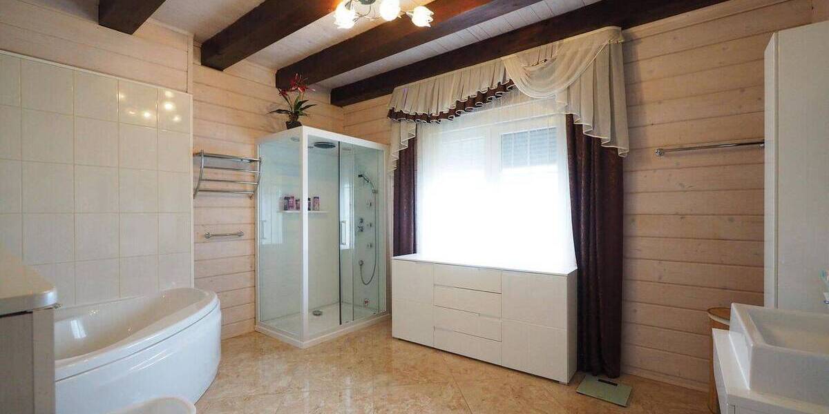 Einfamilienhaus Burgrieden Rot - 9 Zimmer, 292 m&sup2;, 686.000&euro; | Angebot:25822695