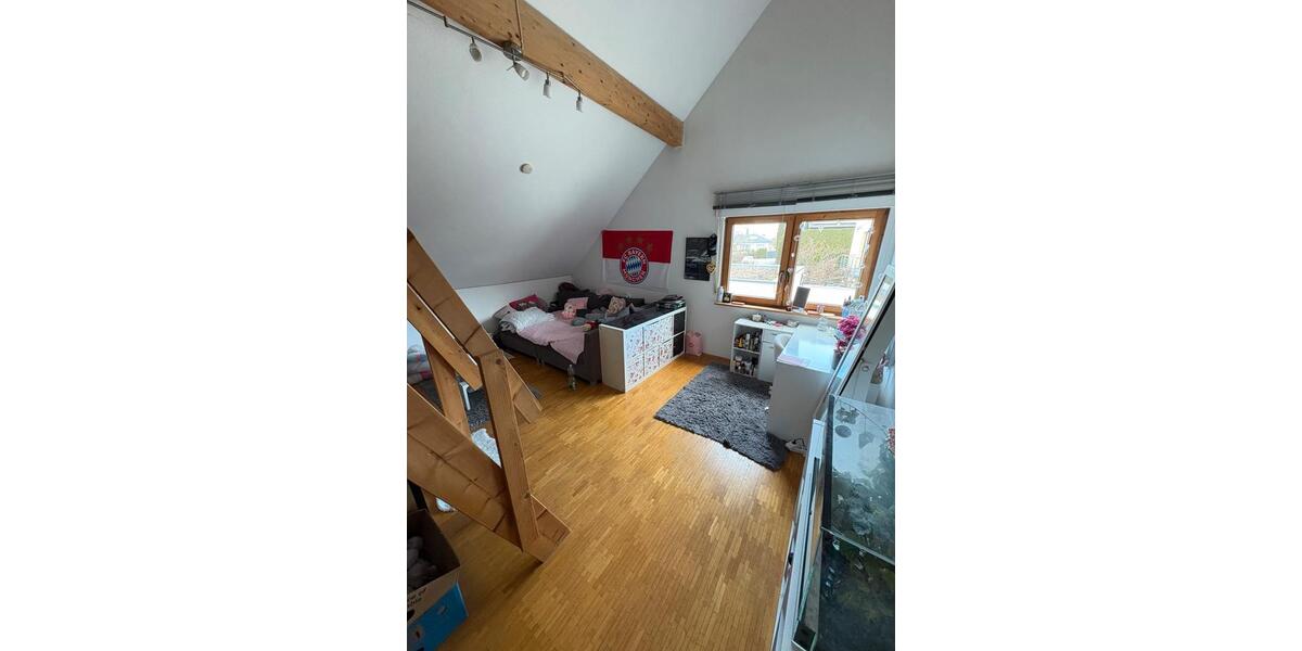 Etagenwohnung Weißenhorn - 5.5 Zimmer, 145 m&sup2;, 1.800&euro; | Angebot:26022285