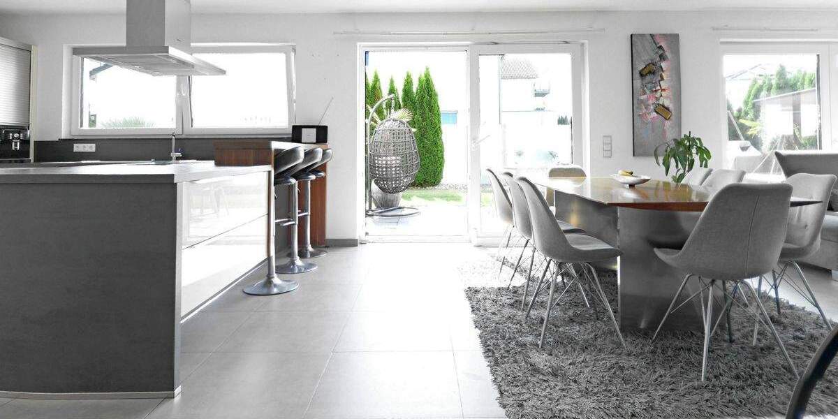 Einfamilienhaus Laupheim - 8 Zimmer, 255 m&sup2;, 1.199.000&euro; | Angebot:25693602