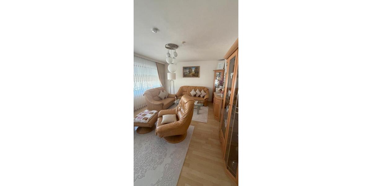 Etagenwohnung Schnürpflingen - 4 Zimmer, 100 m&sup2;, 295.000&euro; | Angebot:25860510