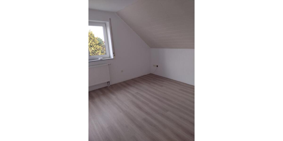 Dachgeschoßwohnung Buch - 4 Zimmer, 104 m&sup2;, 1.100&euro; | Angebot:25875086