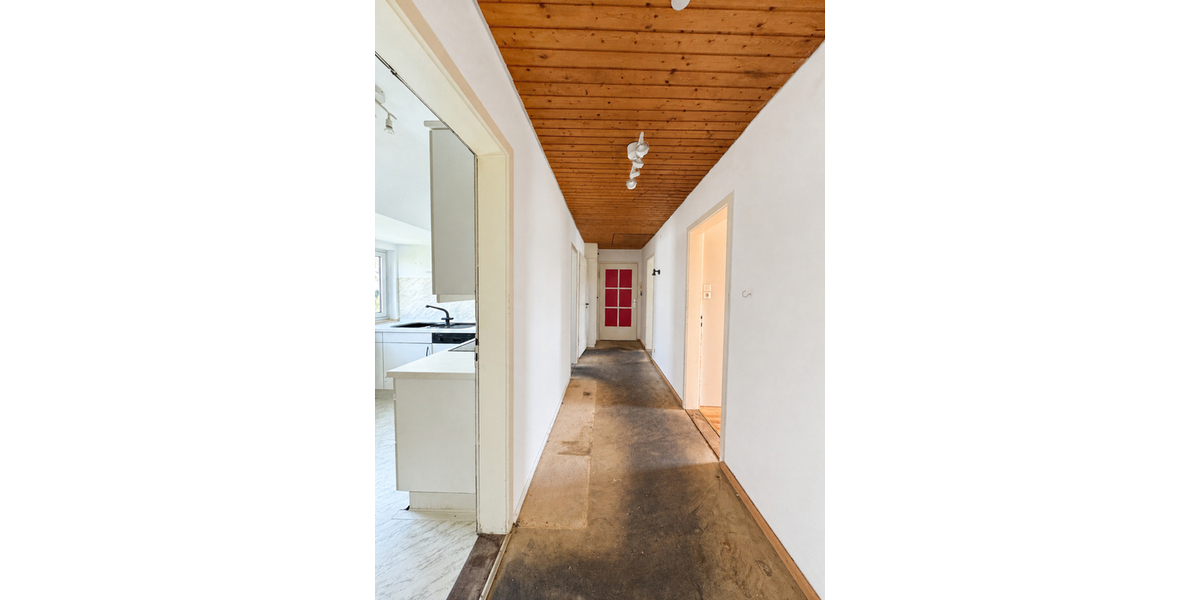 ab sofort verfügbar - Sanierungsbedürftige 3,5-Zimmer-Wohnung mit Ausbaupotenzial im Dachgeschoss - Dachgeschoßwohnung Ulm Obertalfingen | Angebot:27284711