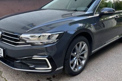 VW Passat 93.000 km 19.990 &euro; Neu-Ulm (Pfuhl) 89233