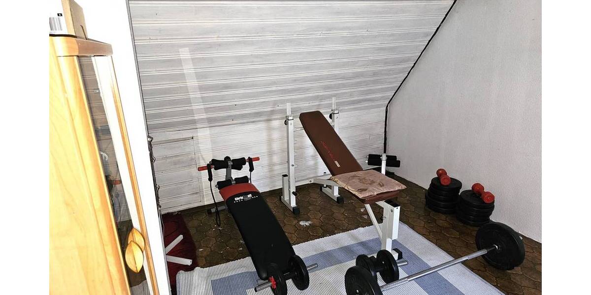 Etagenwohnung Laichingen Feldstetten - 7 Zimmer, 202 m&sup2;, 299.000&euro; | Angebot:25695100