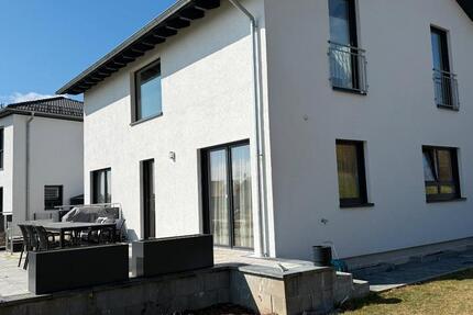 Haus Ballendorf - 7 Zimmer, 254 m&sup2;, 690.000&euro; | Angebot:26019258