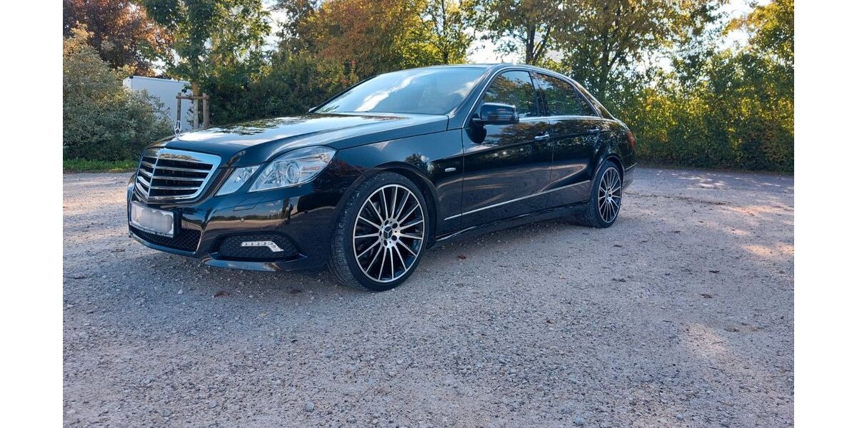 Mercedes-Benz E 250 99.071 km 15.900 &euro; Ehingen 89584