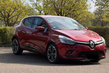 Renault Clio 90.000 km 7.400 &euro; Ulm 89075
