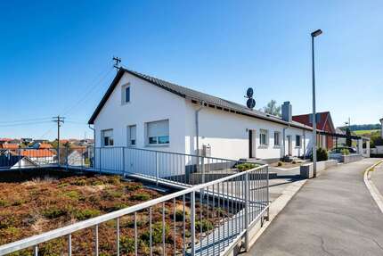 Haus Blaustein - 12 Zimmer, 450 m&sup2;, 1.155.000&euro; | Angebot:25926783