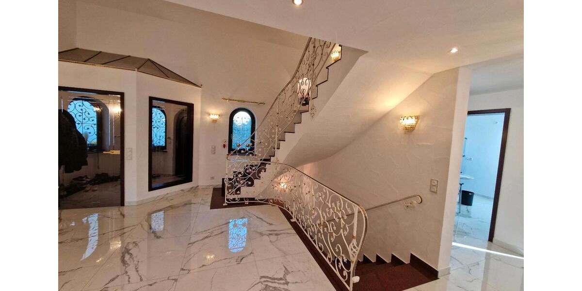 Villa Illertissen - 10 Zimmer, 326 m&sup2;, 1.000.000&euro; | Angebot:27025551