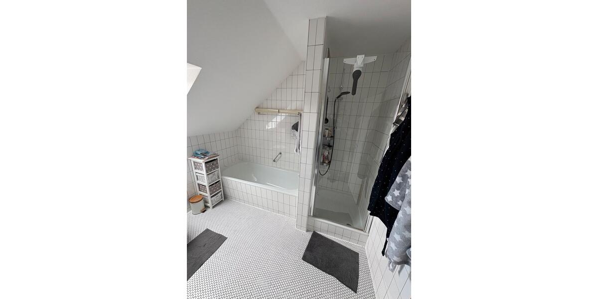 Etagenwohnung Weißenhorn - 5.5 Zimmer, 145 m&sup2;, 1.800&euro; | Angebot:26022285