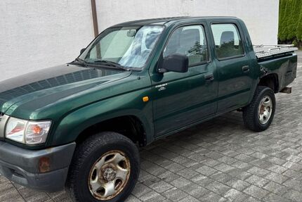Toyota Hilux 124.000 km 6.450 &euro; Erbach 89155