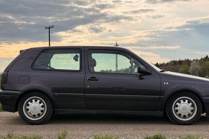 VW Golf 121.468 km 3.300 &euro; Günzburg 89312