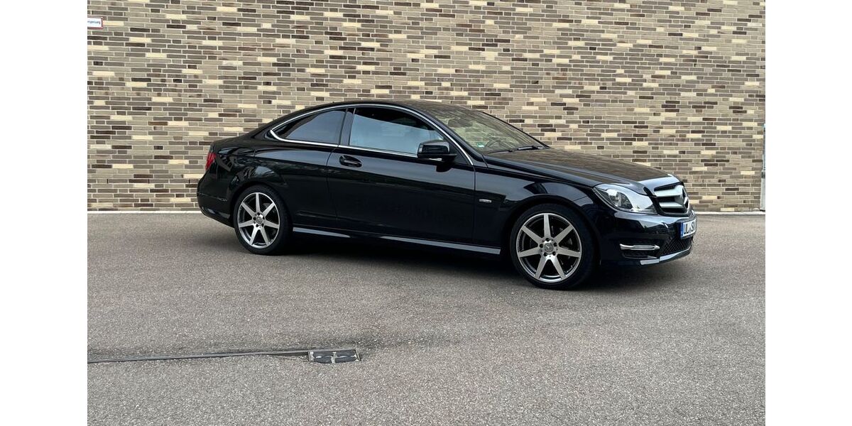 Mercedes-Benz C 250 159.900 km 12.300 &euro; Ehingen 89584