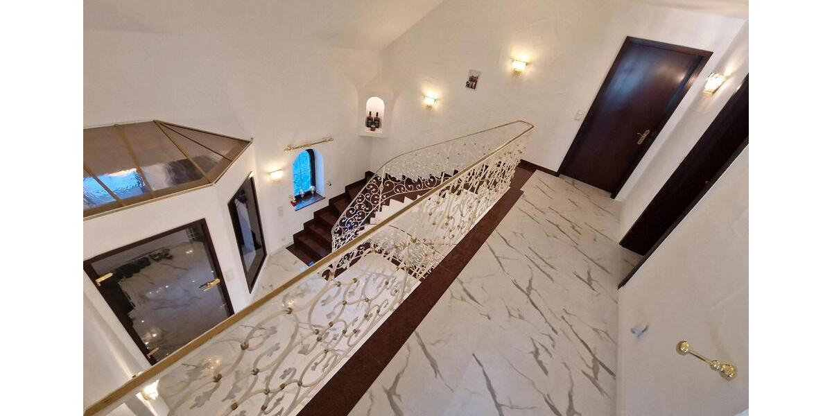 Villa Illertissen - 10 Zimmer, 326 m&sup2;, 1.000.000&euro; | Angebot:27025551