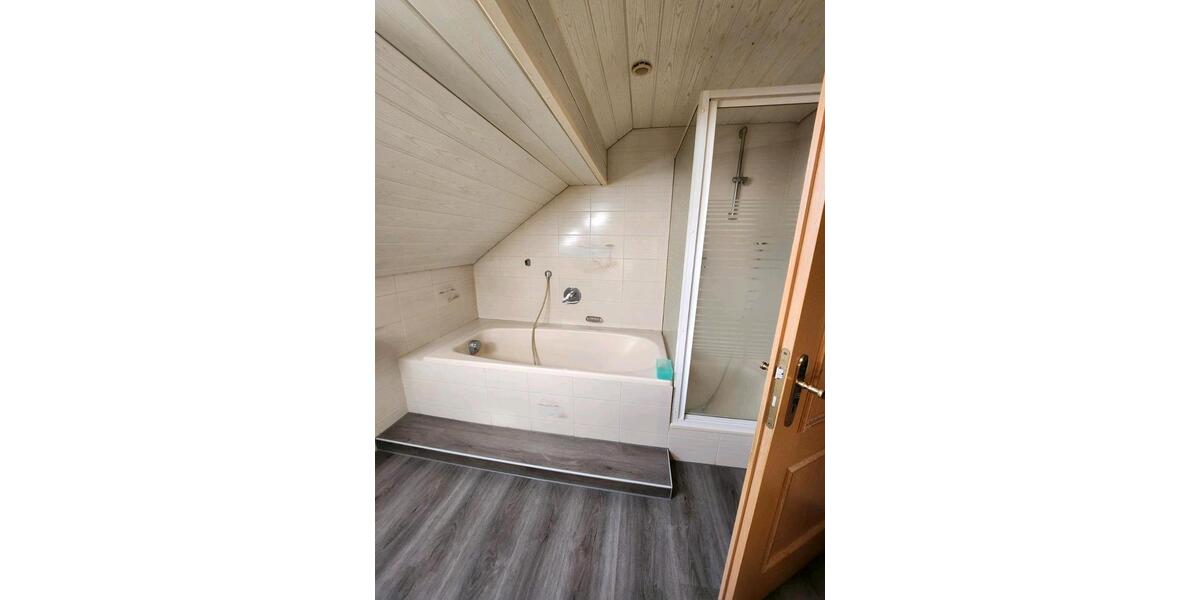 Maisonettenwohnung Neuburg an der Kammel - 3 Zimmer, 125 m&sup2;, 900&euro; | Angebot:25395618