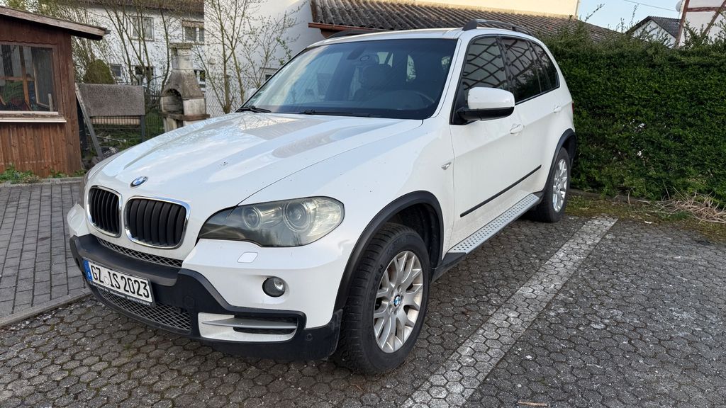 BMW X5 303.000 km 7.499 &euro; Elchingen 89275