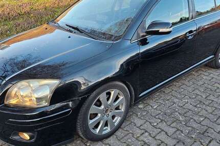 Toyota Avensis 215.000 km 3.990 &euro; Herbrechtingen 89542
