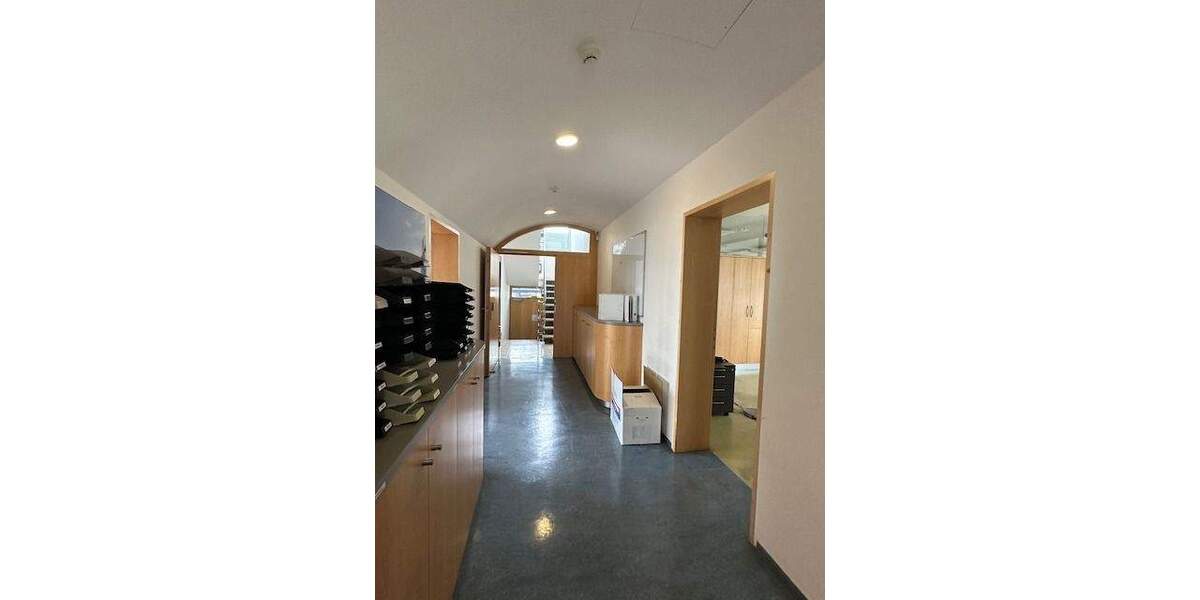Gewerbeobjekt Weißenhorn - 8 Zimmer, 213 m&sup2;, 1.900&euro; | Angebot:25664443