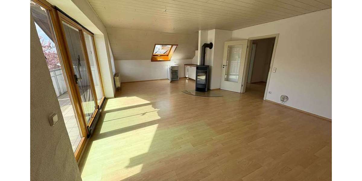 Etagenwohnung Bernstadt - 3 Zimmer, 84 m&sup2;, 815&euro; | Angebot:26785936