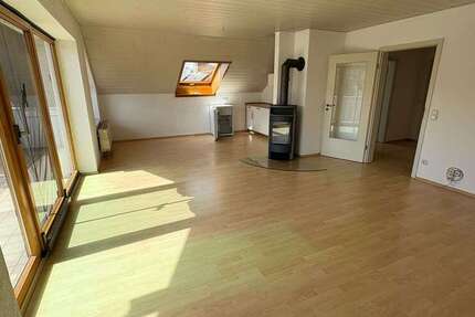Wohnung Bernstadt - 3 Zimmer, 84 m&sup2;, 815&euro; | Angebot:26785936
