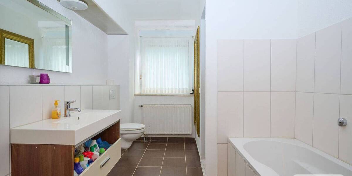 Einfamilienhaus Weißenhorn - 9 Zimmer, 250 m&sup2;, 590.000&euro; | Angebot:26514835