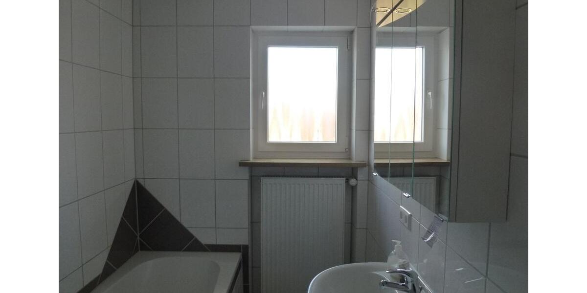 Etagenwohnung Neu-Ulm Burlafingen - 4.5 Zimmer, 101 m&sup2;, 1.150&euro; | Angebot:26045100