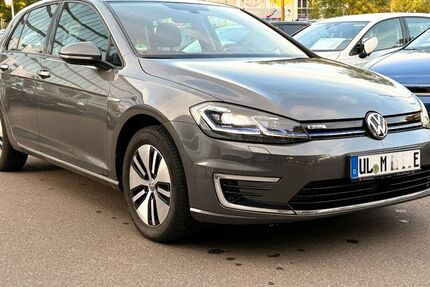 VW Golf 35.709 km 17.900 &euro; Ulm 89073