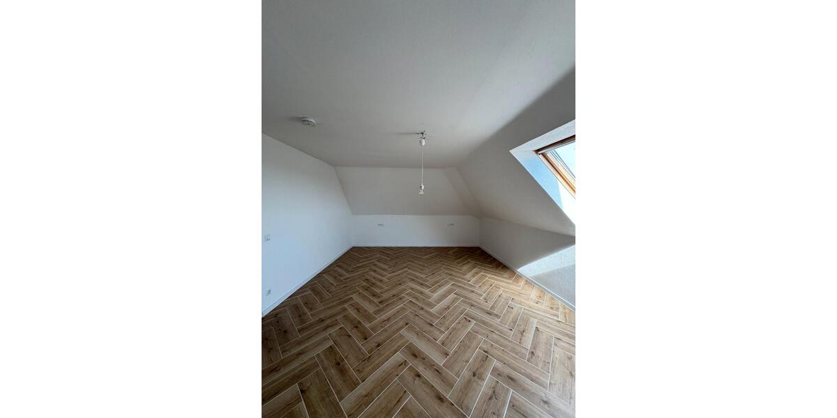 Dachgeschoßwohnung Vöhringen - 3 Zimmer, 62 m&sup2;, 1.000&euro; | Angebot:26050552