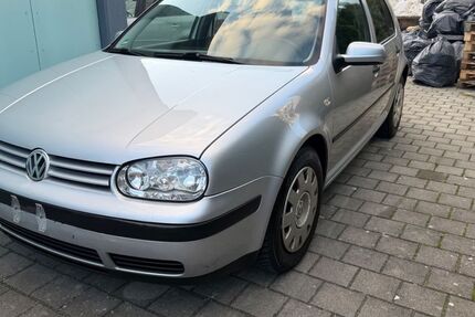 VW Golf 240.000 km 1.850 &euro; Dornstadt 89610