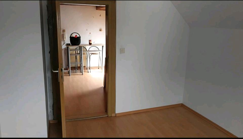 Dachgeschoßwohnung Ichenhausen - 4 Zimmer, 90 m&sup2;, 124.000&euro; | Angebot:26984639
