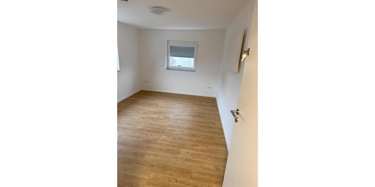 Erdgeschoßwohnung Leipheim - 11 Zimmer, 250 m&sup2;, 2.600&euro; | Angebot:25220766