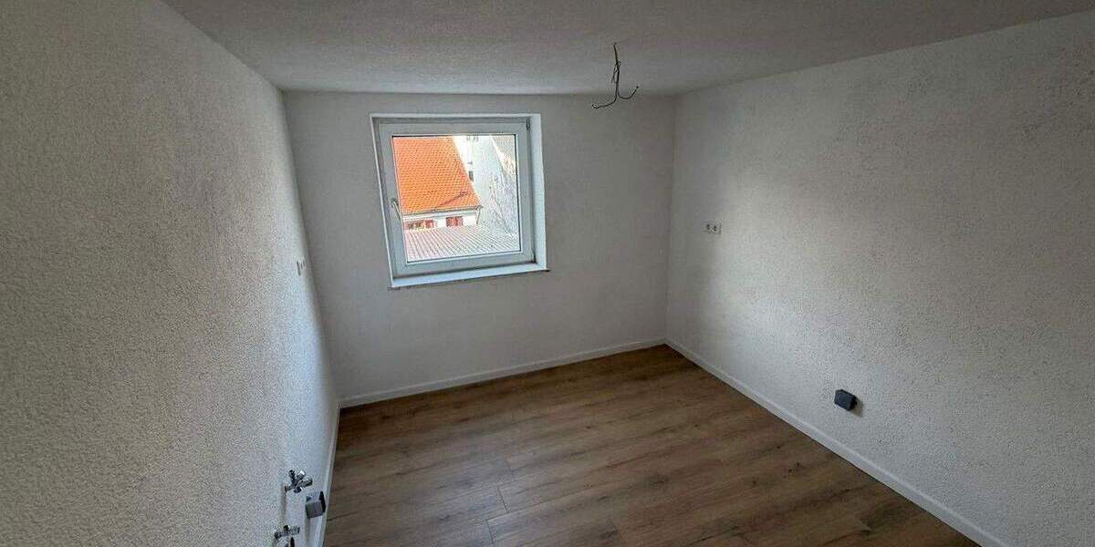 Etagenwohnung Langenau (Albeck) Albeck - 6 Zimmer, 148 m&sup2;, 295.000&euro; | Angebot:25824686