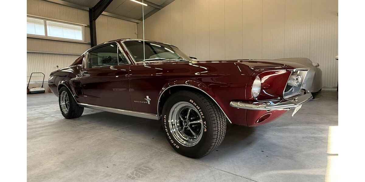 Ford Mustang 35.806 km 94.800 &euro; Ulm 89079