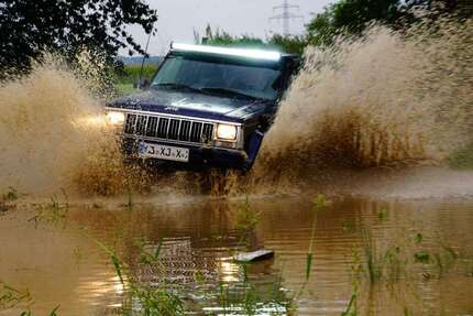 Jeep Cherokee 322.004 km 8.900 &euro; Altenstadt, M 89281