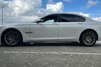 BMW 730 420.000 km 11.900 &euro; Senden 89250