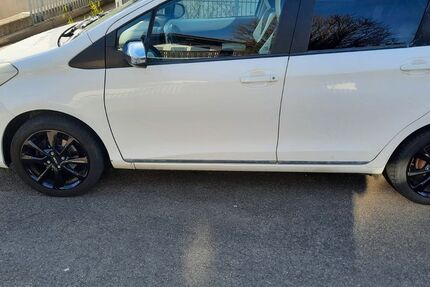 Toyota Yaris 145.000 km 7.400 &euro; Ulm 89079