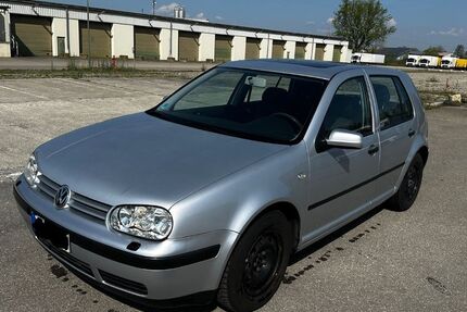 VW Golf 112.000 km 2.599 &euro; Neu-Ulm 89231