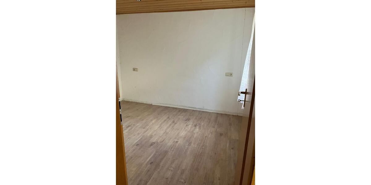 Reihenhaus Laichingen - 9 Zimmer, 90 m&sup2;, 227.000&euro; | Angebot:26136529