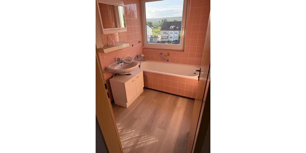 Etagenwohnung Neu-Ulm Burlafingen - 3 Zimmer, 75 m&sup2;, 1.200&euro; | Angebot:26704329