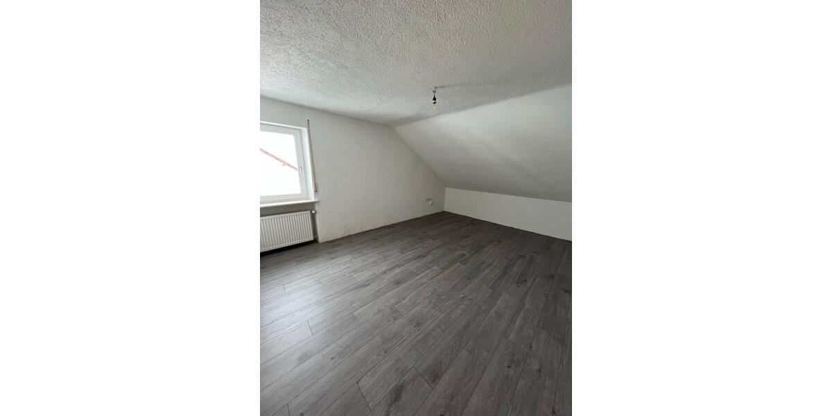 Dachgeschoßwohnung Achstetten - 4 Zimmer, 86 m&sup2;, 1.430&euro; | Angebot:25941991