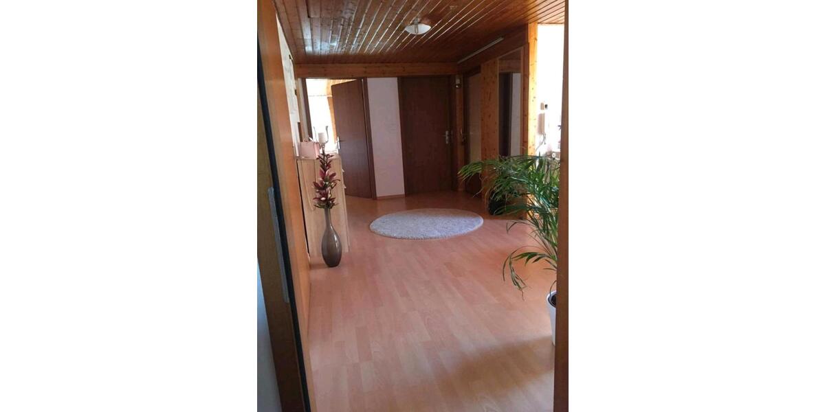 Dachgeschoßwohnung Ichenhausen - 4 Zimmer, 90 m&sup2;, 124.000&euro; | Angebot:26984639