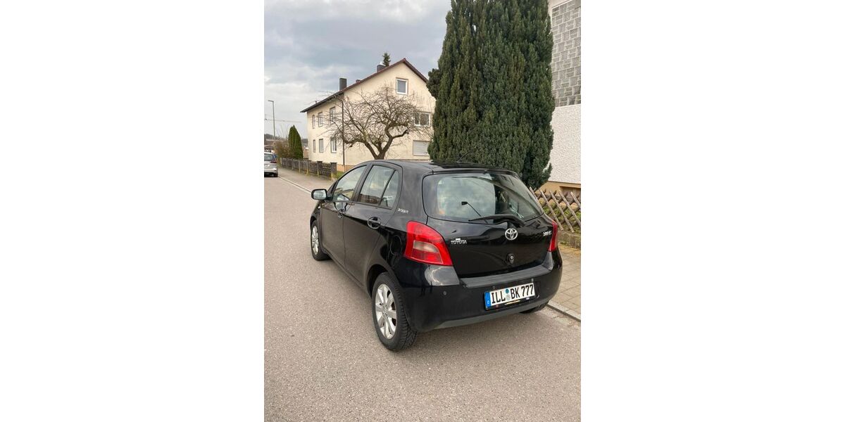 Toyota Yaris 184.000 km 2.400 &euro; Illertissen 89257