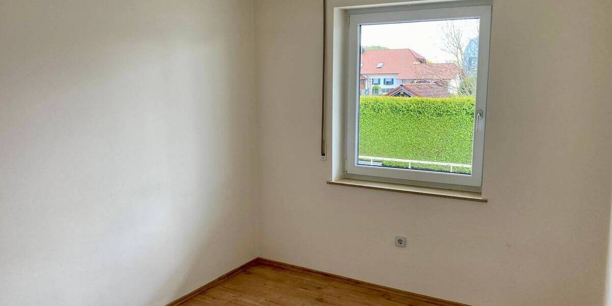 Etagenwohnung Unterroth - 4 Zimmer, 105 m&sup2;, 750&euro; | Angebot:26274080