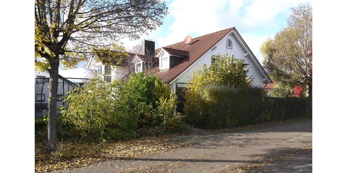 Dachgeschoßwohnung Blaubeuren - 5.5 Zimmer, 140 m&sup2;, 385.000&euro; | Angebot:26121968