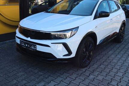 Opel Grandland (X) 13.300 km 27.990 &euro; Ulm 89073