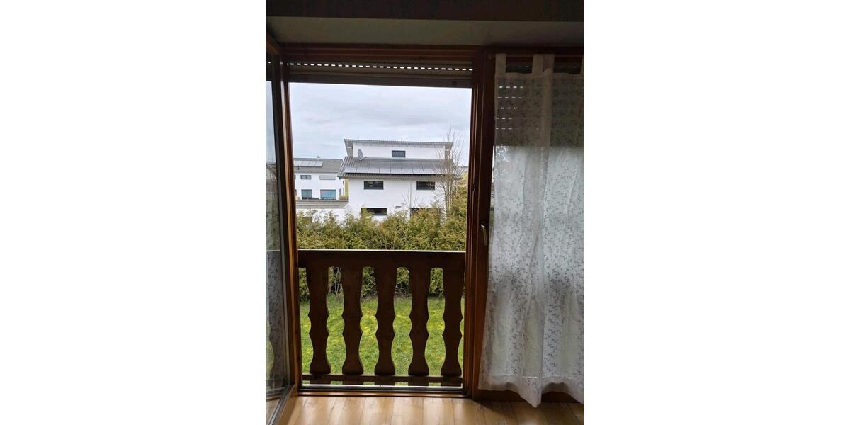 Dachgeschoßwohnung Laupheim - 3 Zimmer, 105 m&sup2;, 950&euro; | Angebot:25334980