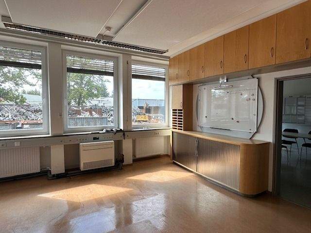 Gewerbeobjekt Weißenhorn - 8 Zimmer, 213 m&sup2;, 1.900&euro; | Angebot:25664443