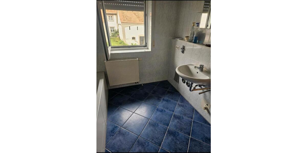 Etagenwohnung Laupheim - 2 Zimmer, 96 m&sup2;, 950&euro; | Angebot:25544583