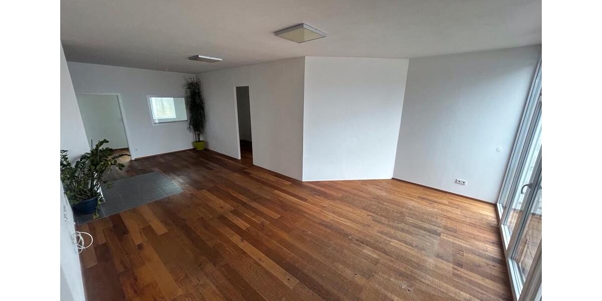 Etagenwohnung Nellingen - 4 Zimmer, 185 m&sup2;, 1.950&euro; | Angebot:24653845